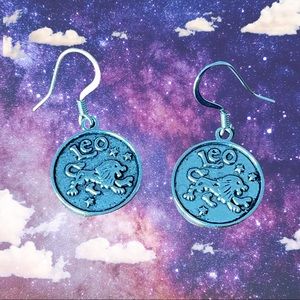 ⭐️♌️🦁 Leo zodiac dainty fishhook drop circle earrings
